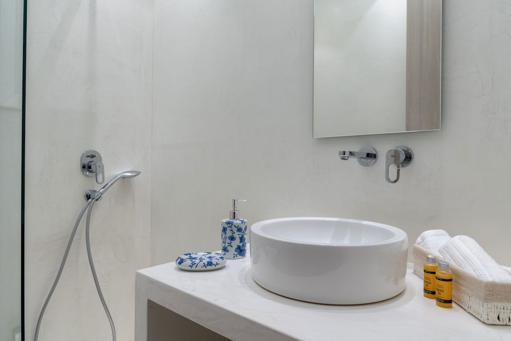 Porto Vecchio Spetses Luxury Suites 37/43
