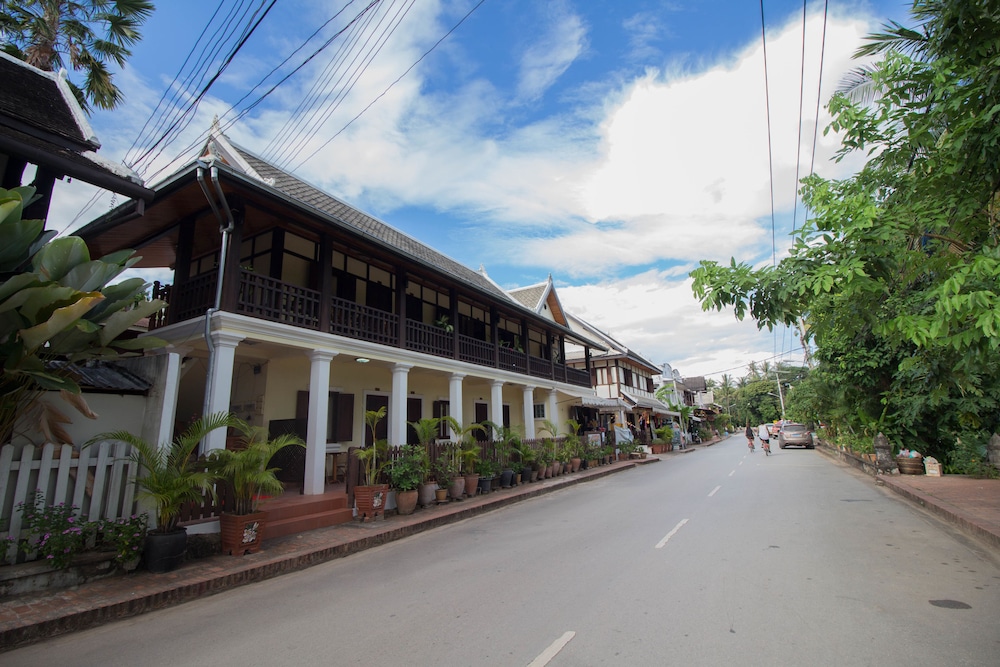 Villa Somphong 8/50