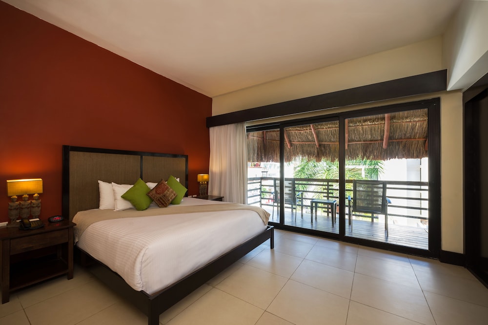 LA DIVINA BY ALDEA THAI 30/66