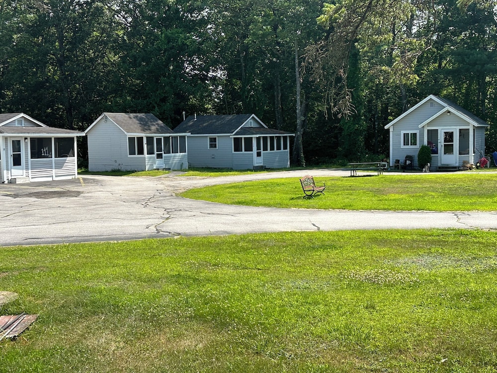 Pilgrim Inn & Cottages 52/58