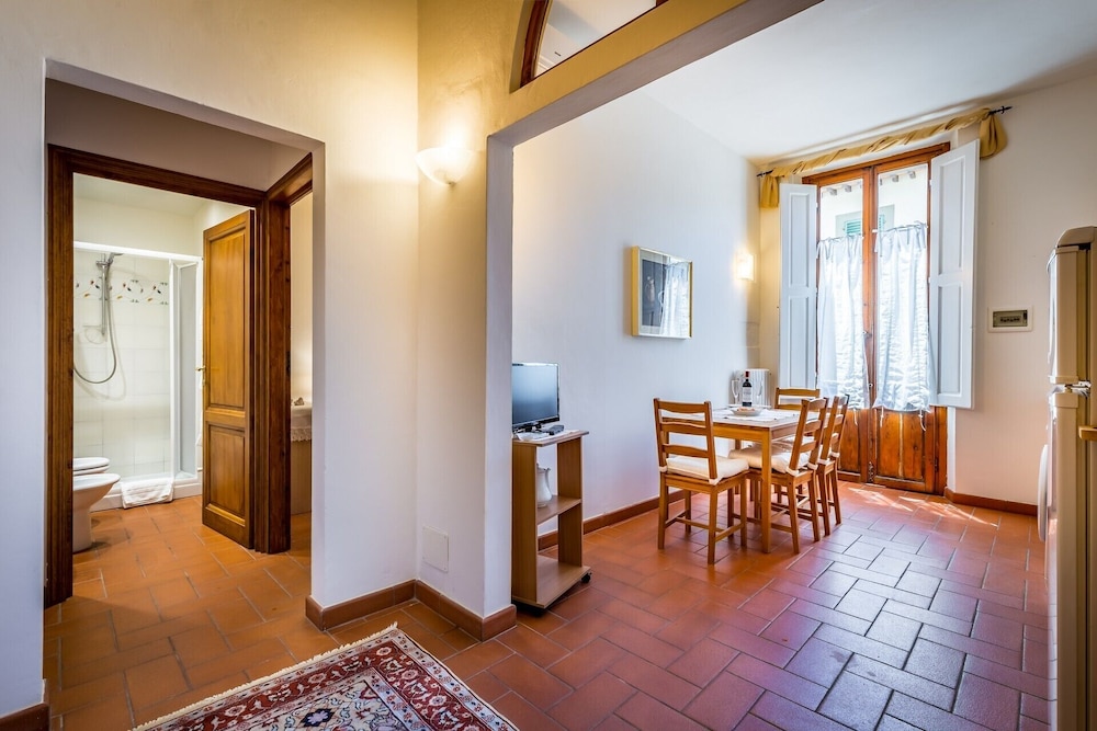 Classic Tuscany Apartment B 13/19