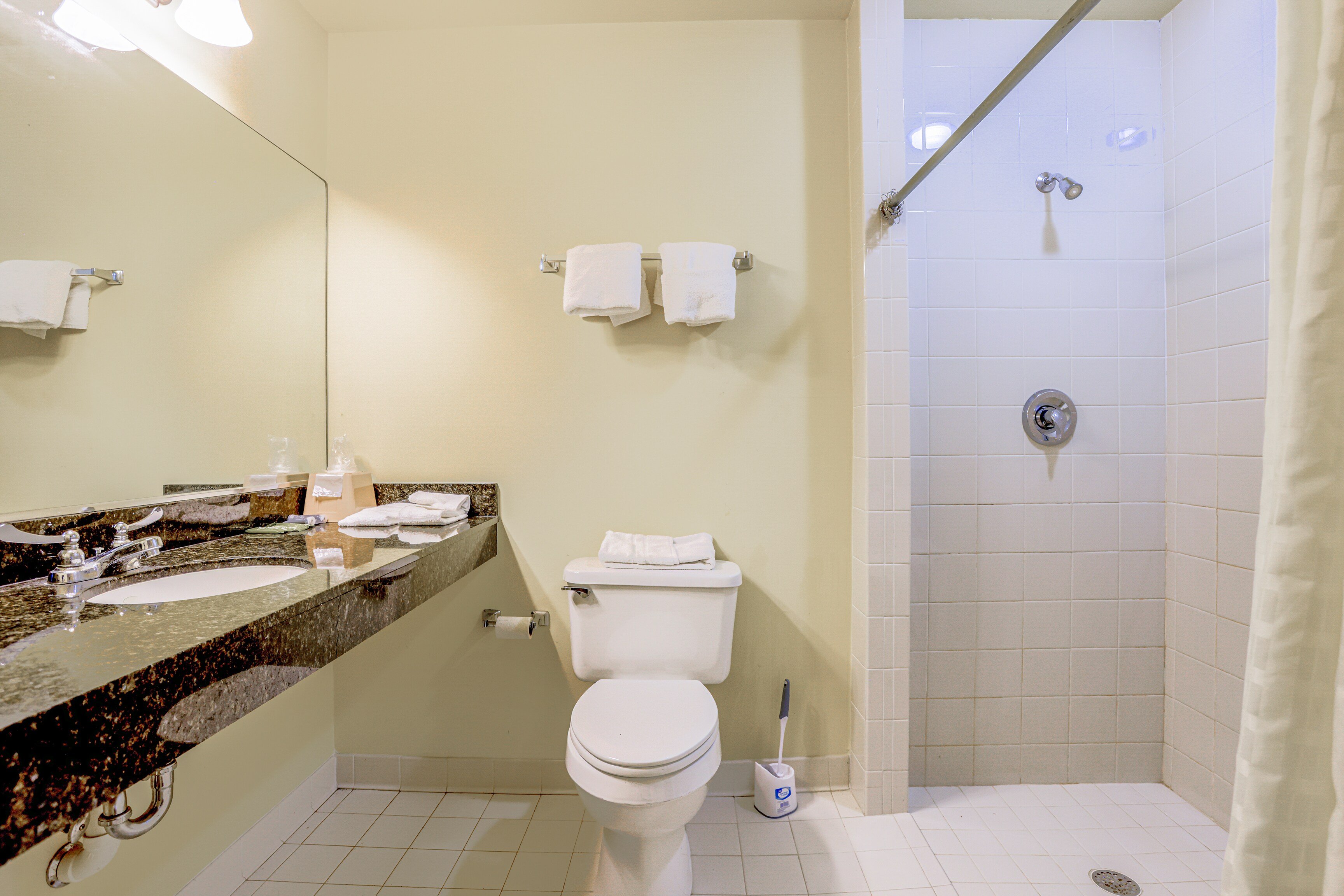 Whispering Pines by Hotel O Whitestone VA 42/50
