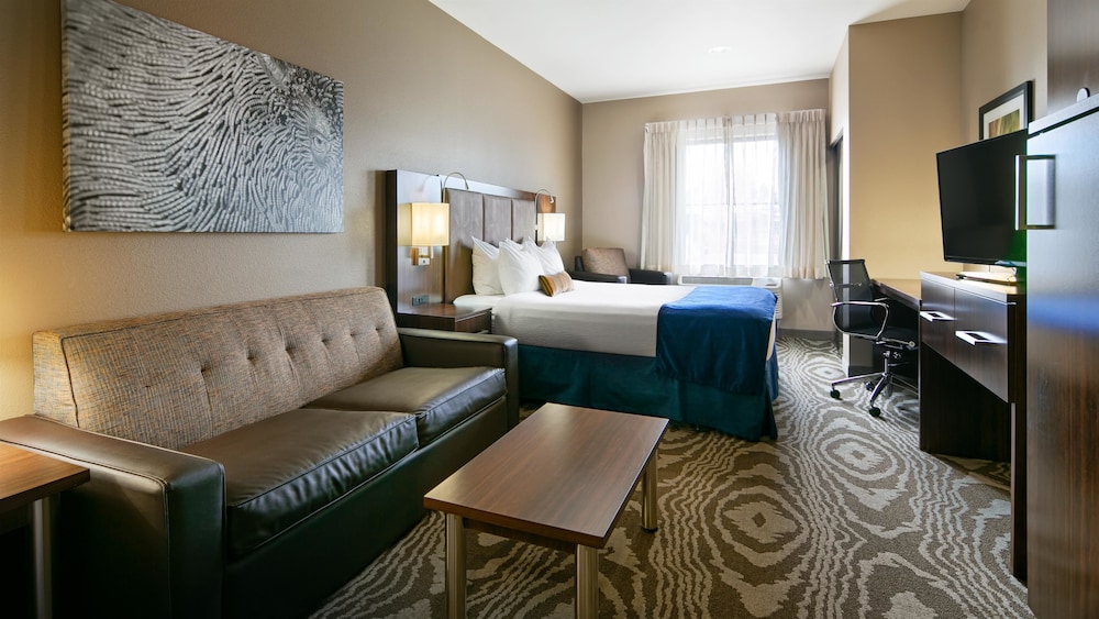 Best Western Plus Williston Hotel & Suites 39/50