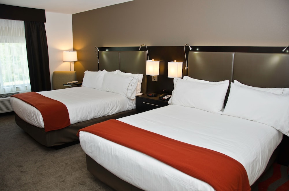 Holiday Inn Express Hotel Suites Columbus Easton 11/60