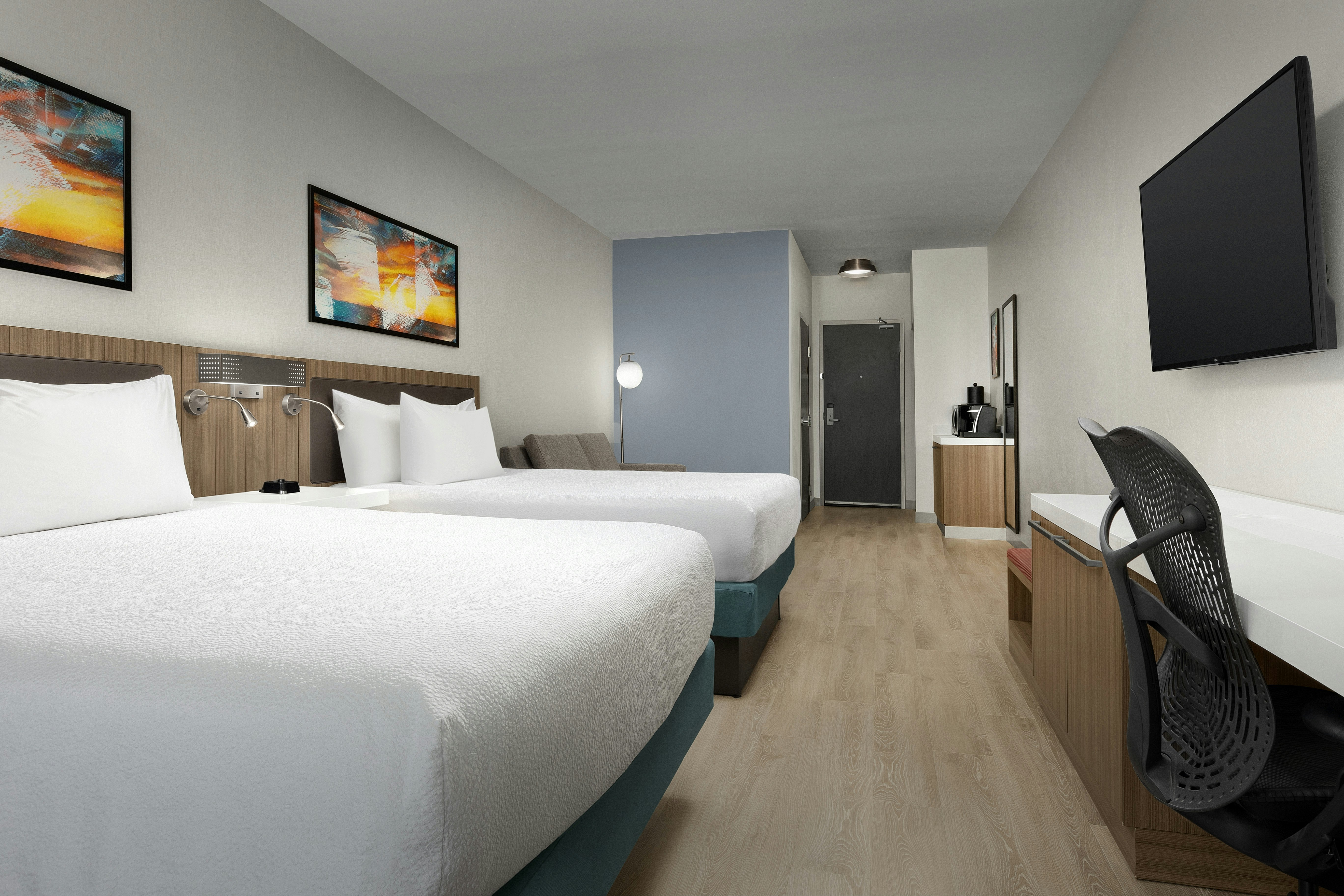 غرفة بسريرين كوين مع أريكة، Hilton Garden Inn Abilene 2/3