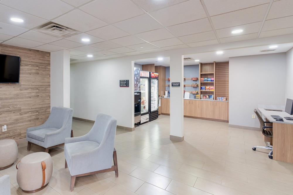 Candlewood Suites Oklahoma City-Moore 24/38