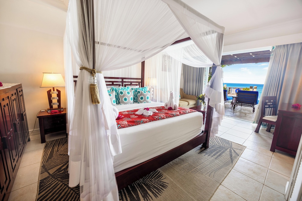 Swim Up, Junior Suite, King Bed