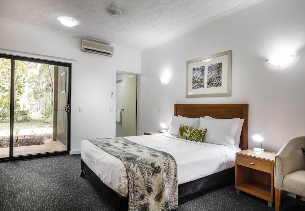 Resort, Superior, Queen Bed