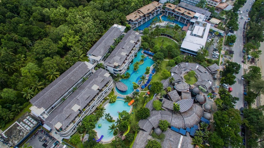 Holiday Ao Nang Beach Resort Krabi in KRABI