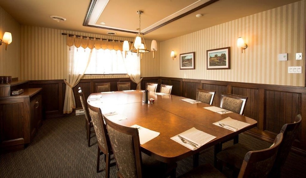 Travelodge by Wyndham Drummondville 43/50