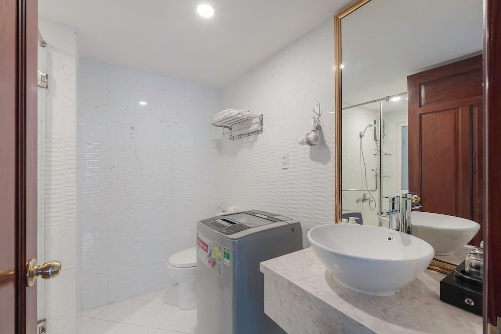 Grace Apartment 3 49/50