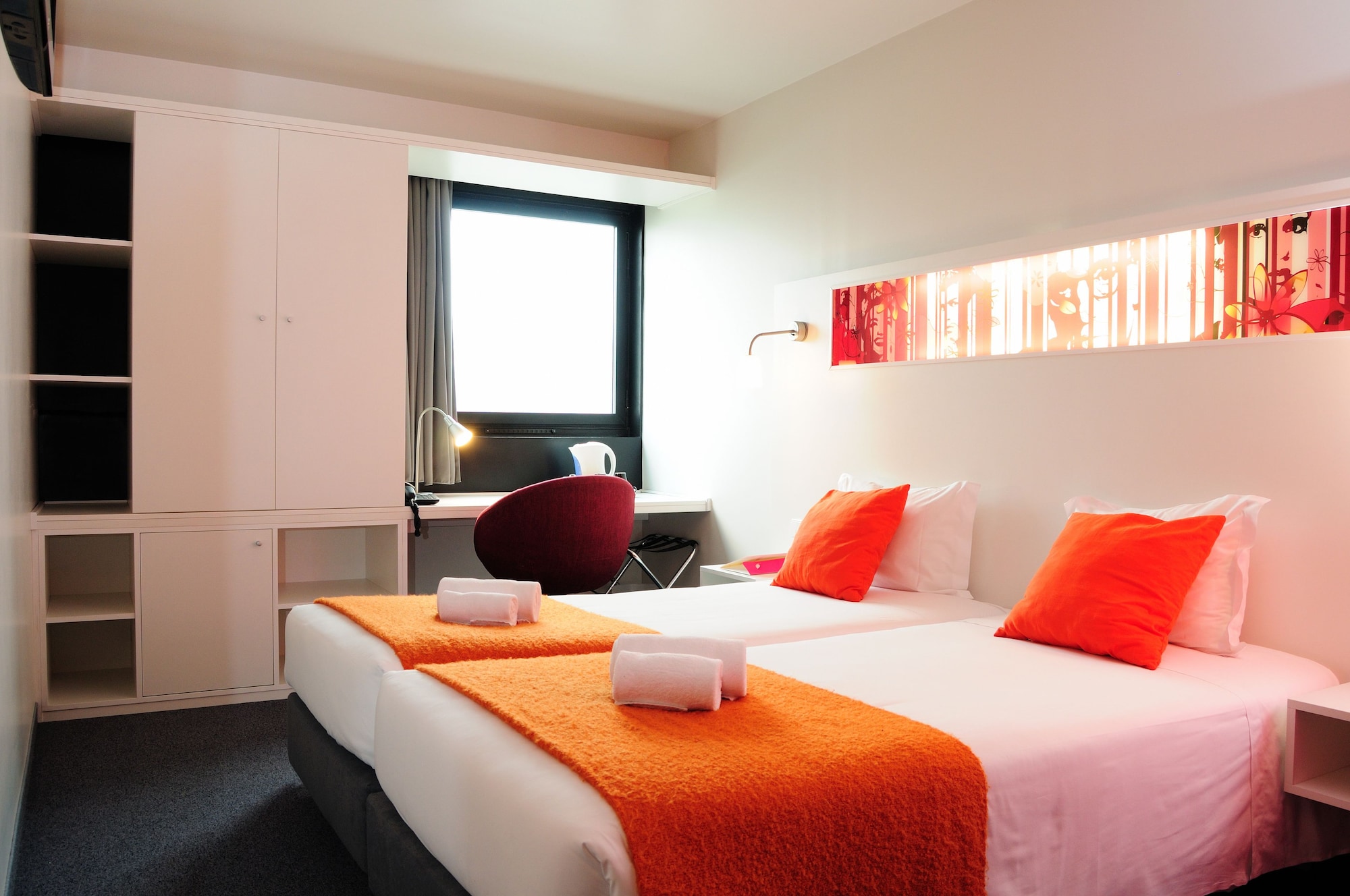 ROOM, QUADRUPLE