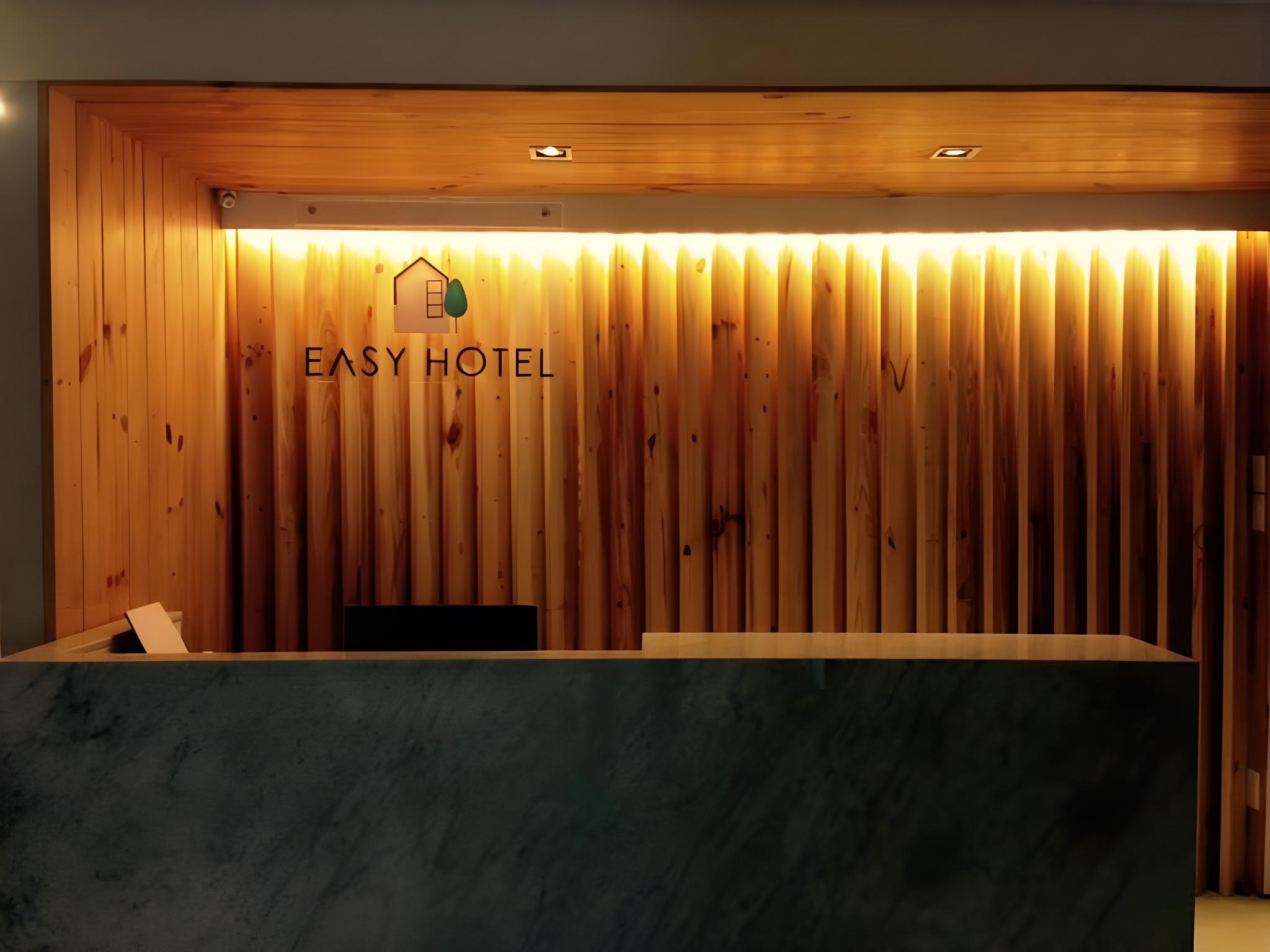 Easy Hotel 21/75