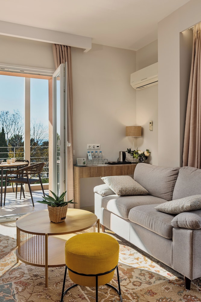 Minavra Hotel 24/43