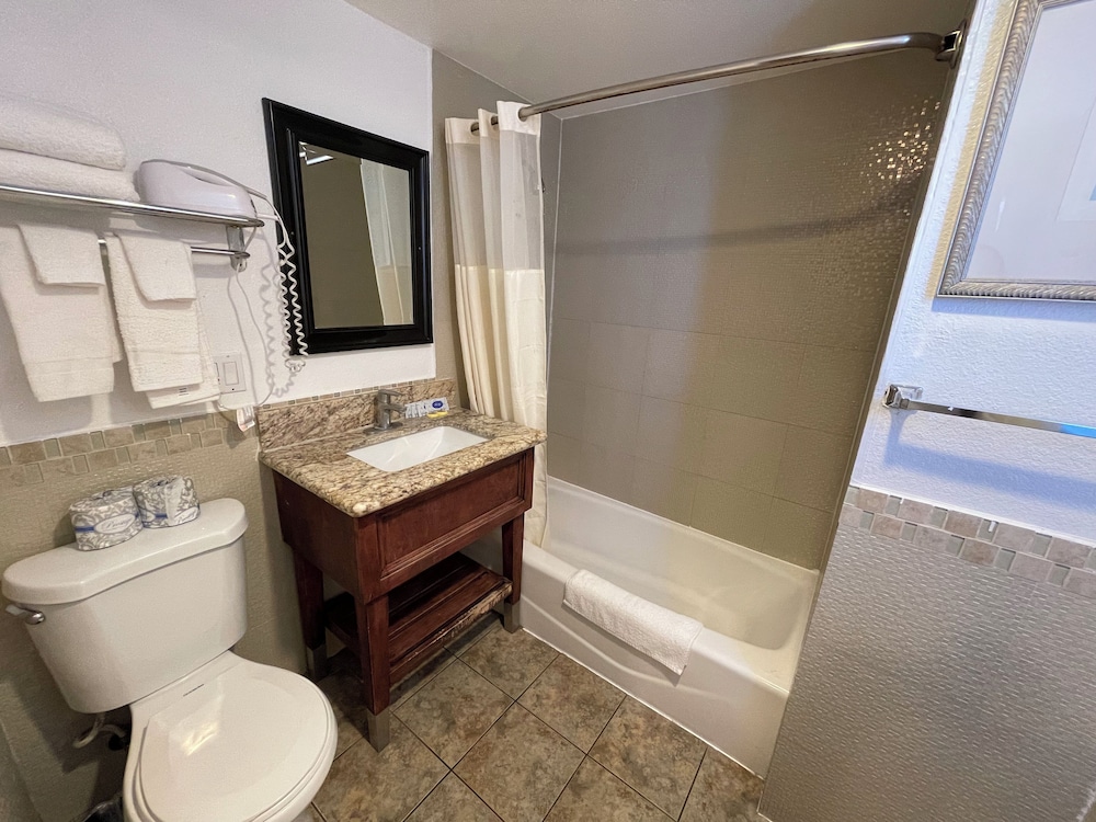 Bayshore Inn 36/44