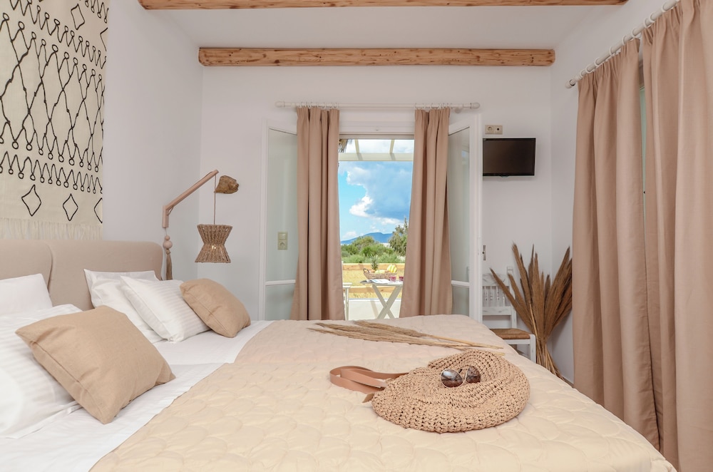 Glaronissi Beach 26/65