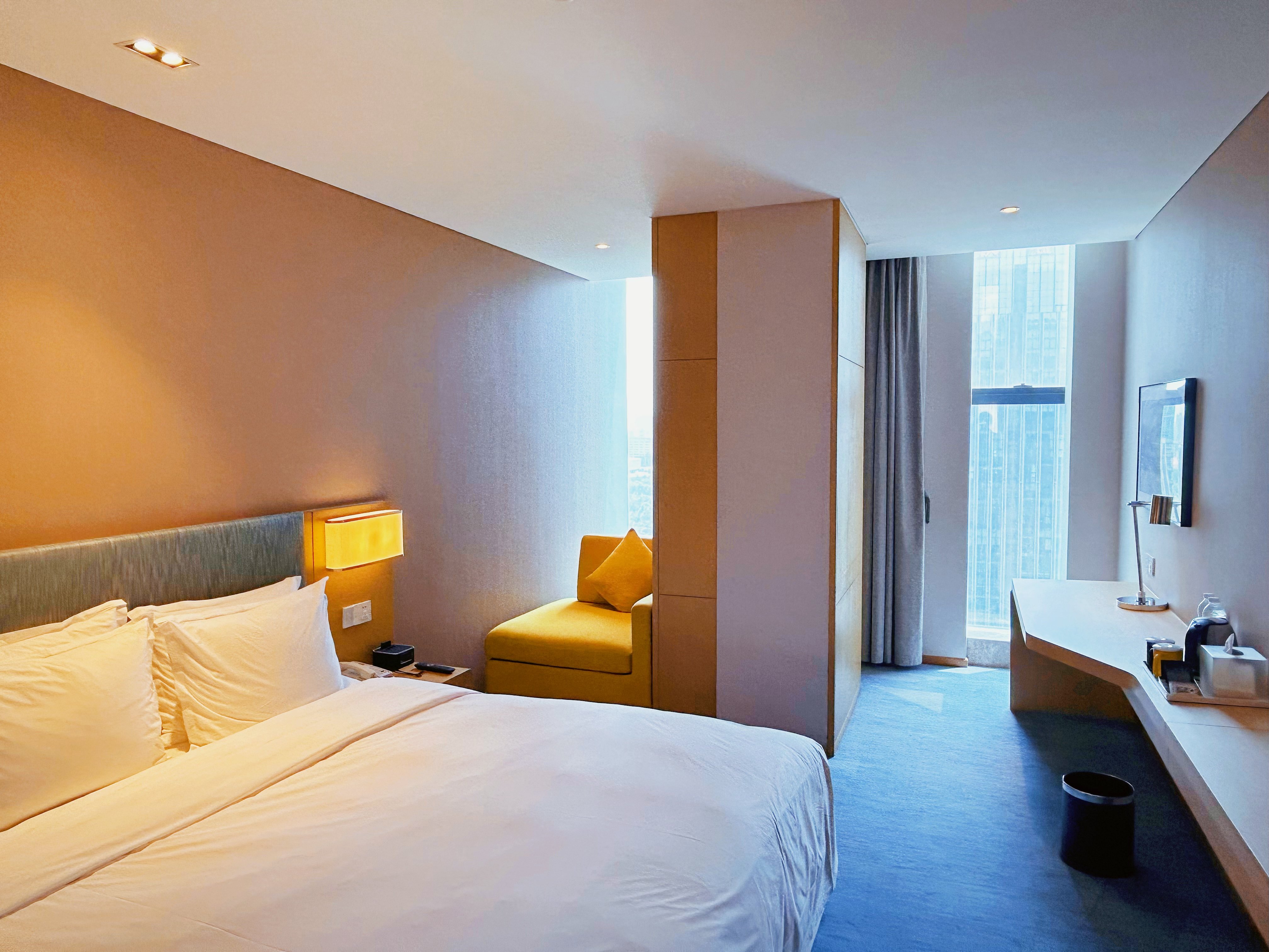 HOLIDAY INN EXPRESS ZHENGZHOU LONGZI LAKE 8/22