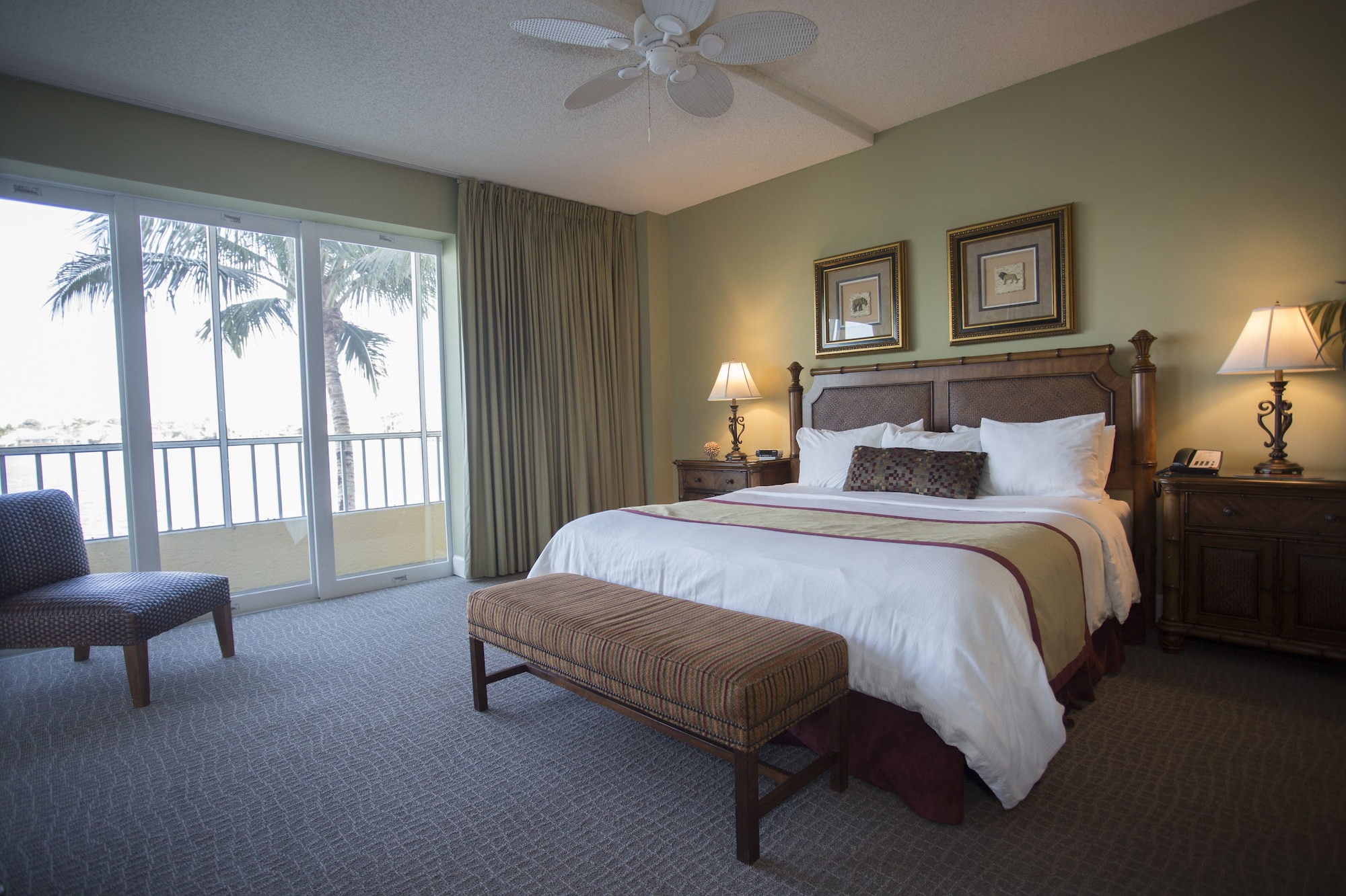 2 BEDROOMS, CONDO, STANDARD, 2 BATHROOMS, BAY SIDE