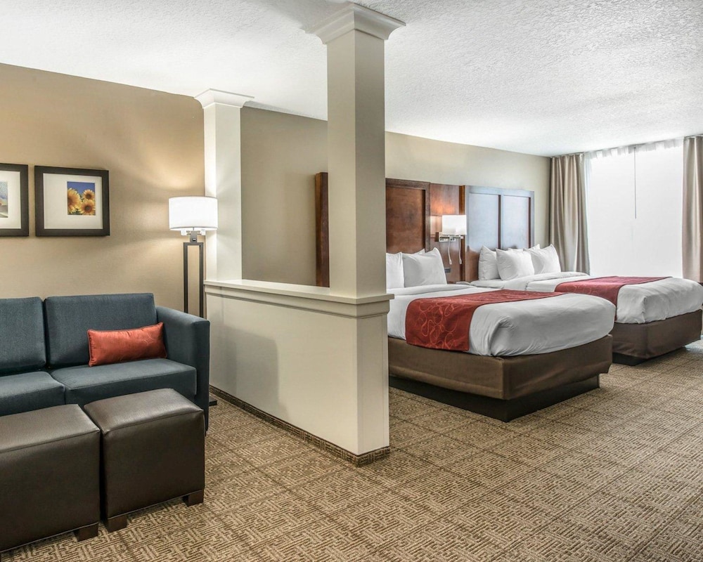 Comfort Suites Dunnellon near Rainbow Springs 14/40