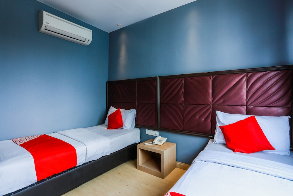 OYO 90894 Hotel Smc I-city 11/54