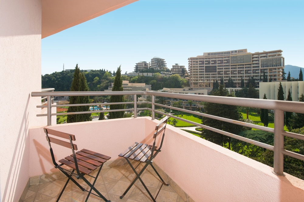 Iberostar Waves Bellevue 10/74