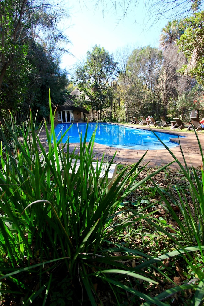Melrose Place Guest Lodge and Conferencing 40/50