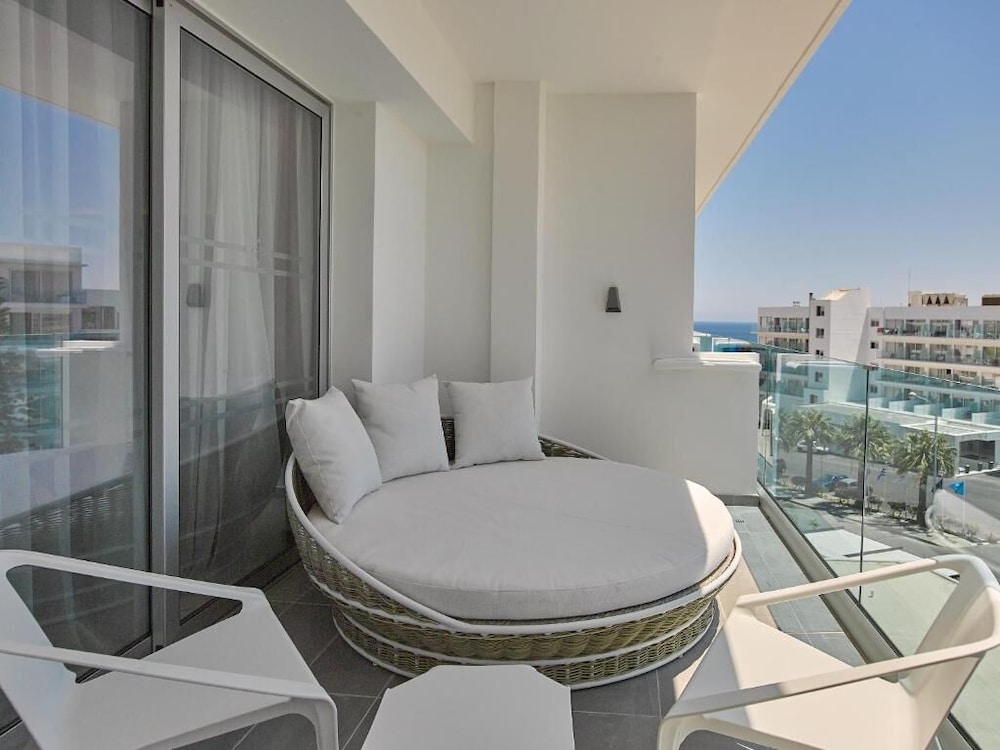 Blue Ivy Hotel And Suites 46/46