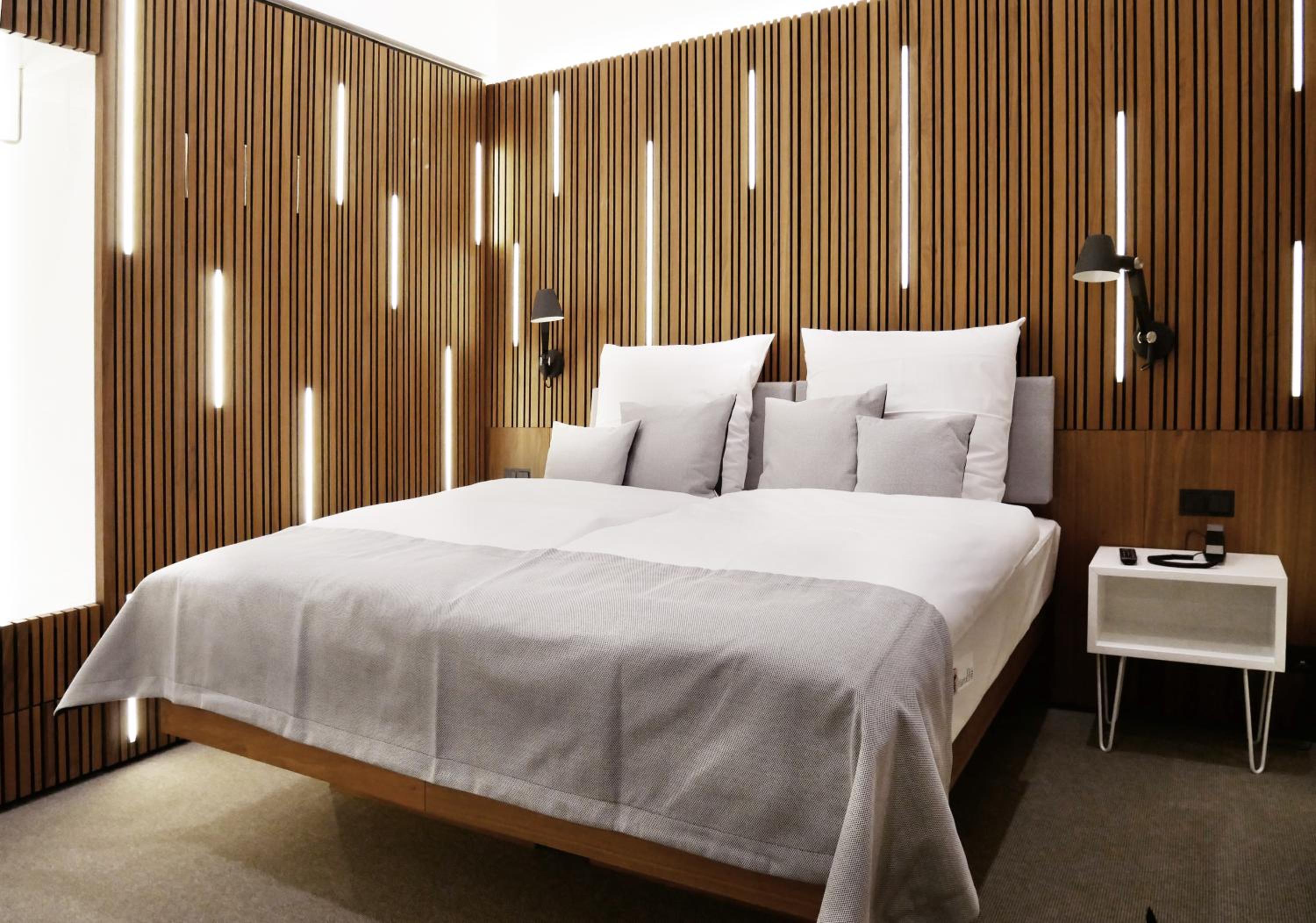 Deluxe, Double Bed, H24 Hotel Berlin Lichtenberg 6/10