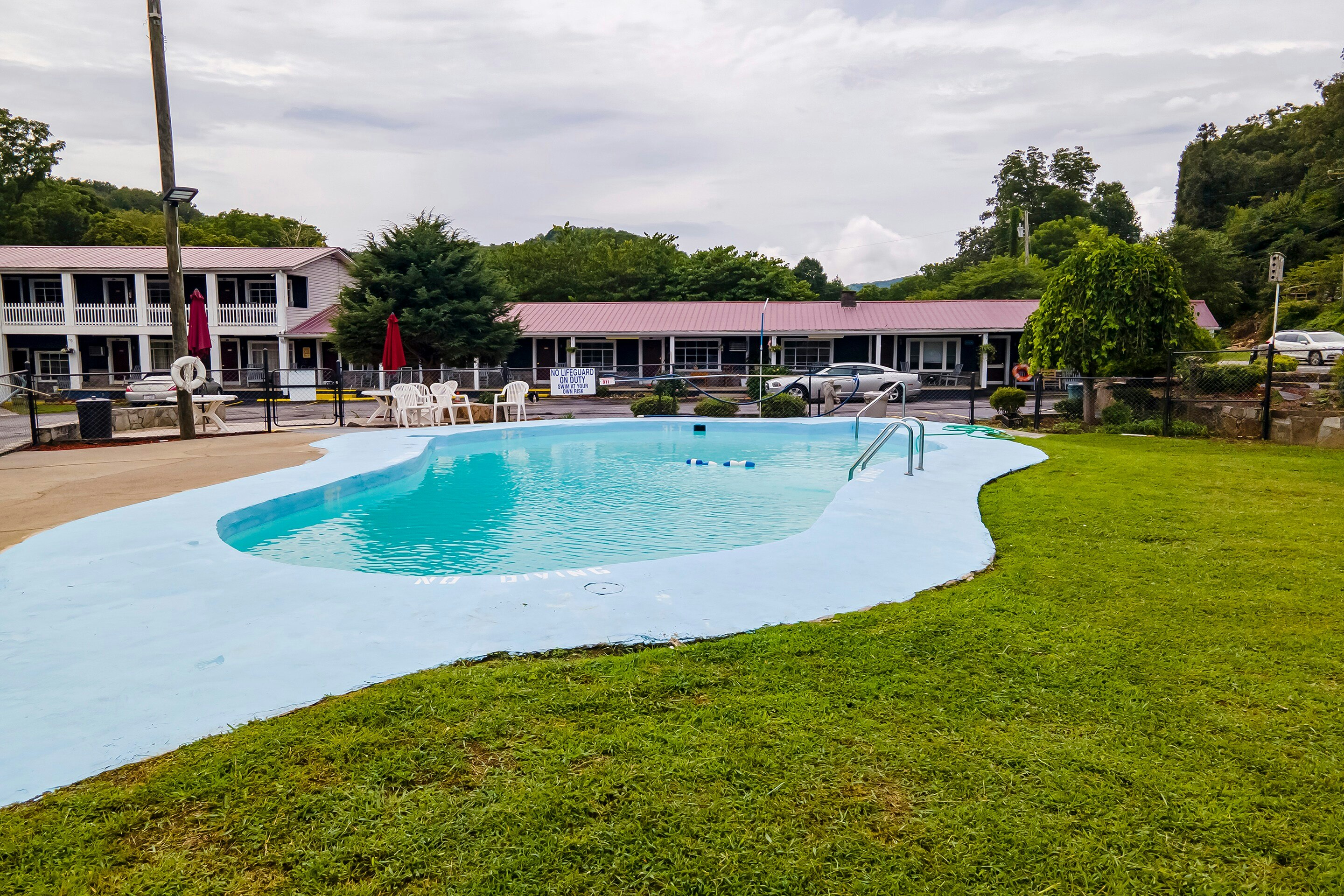 Lloyd's On The River Country Inn By OYO 21/27