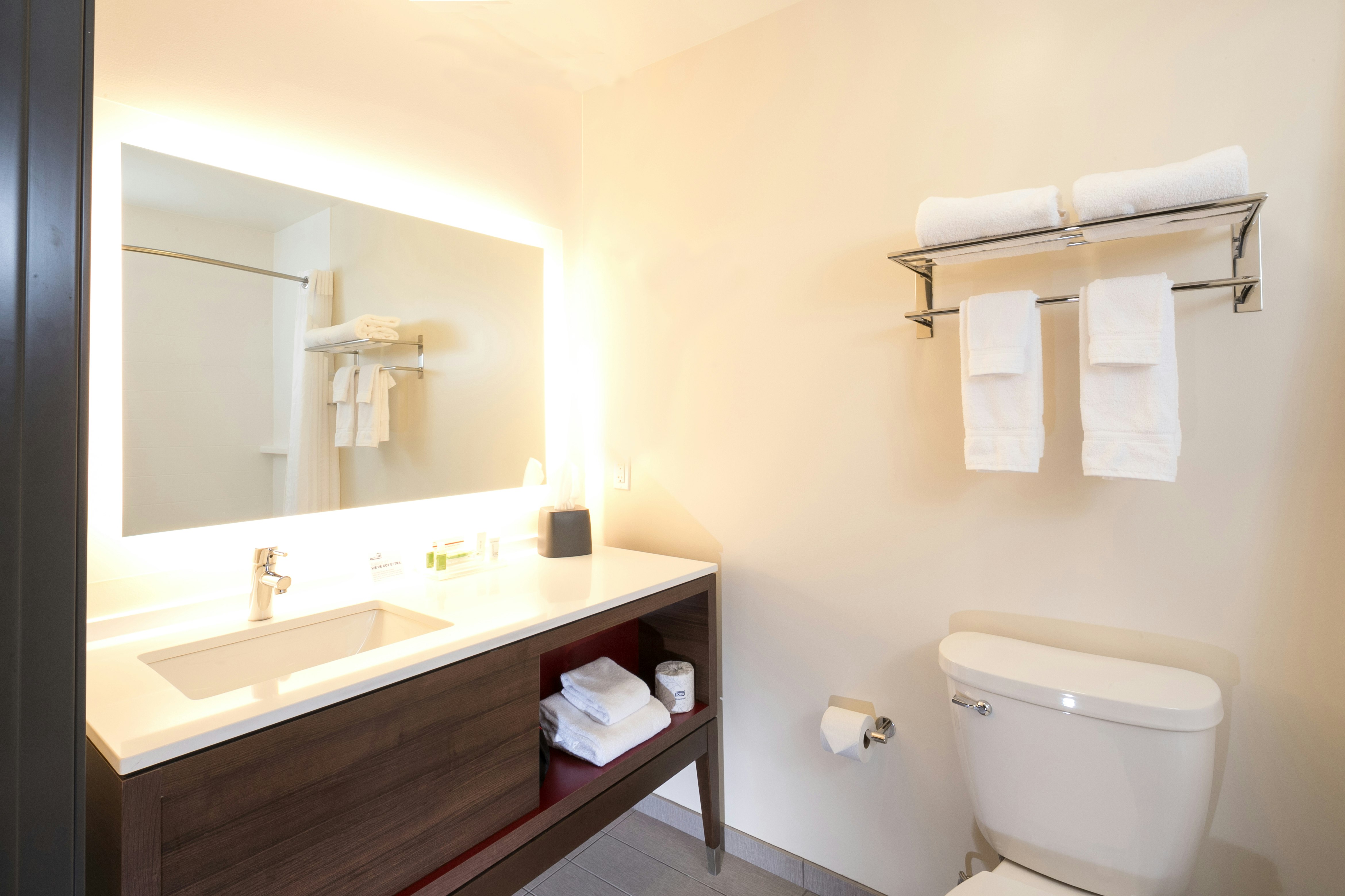 Holiday Inn Kalamazoo West 44/44
