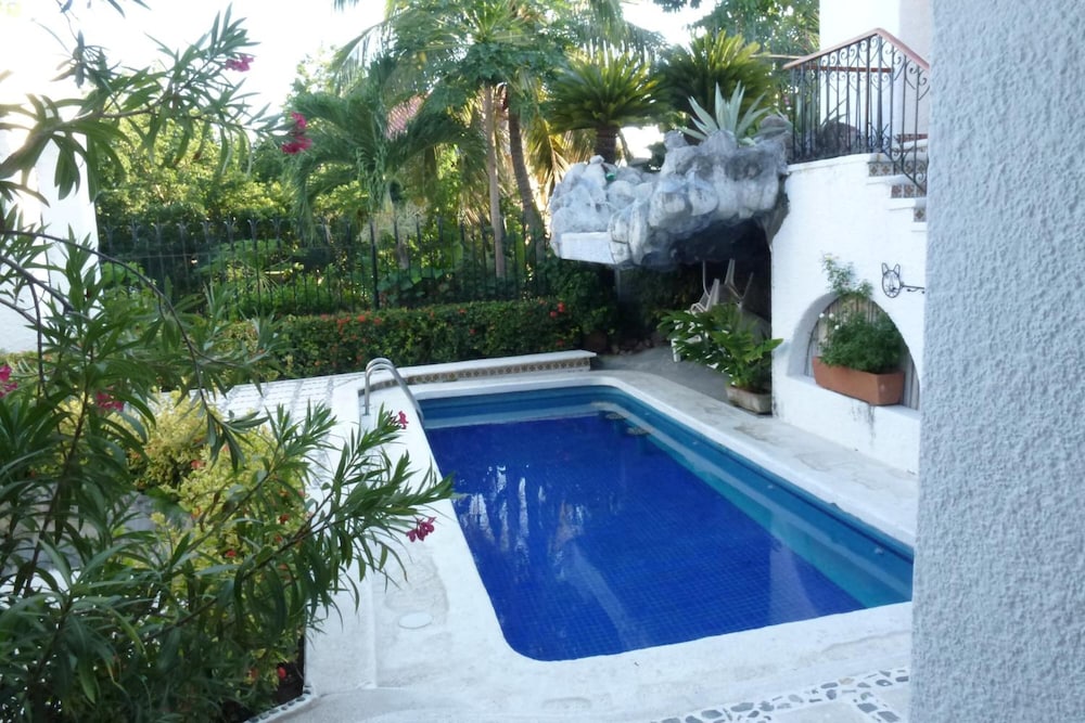 Villa De La Roca 12/56