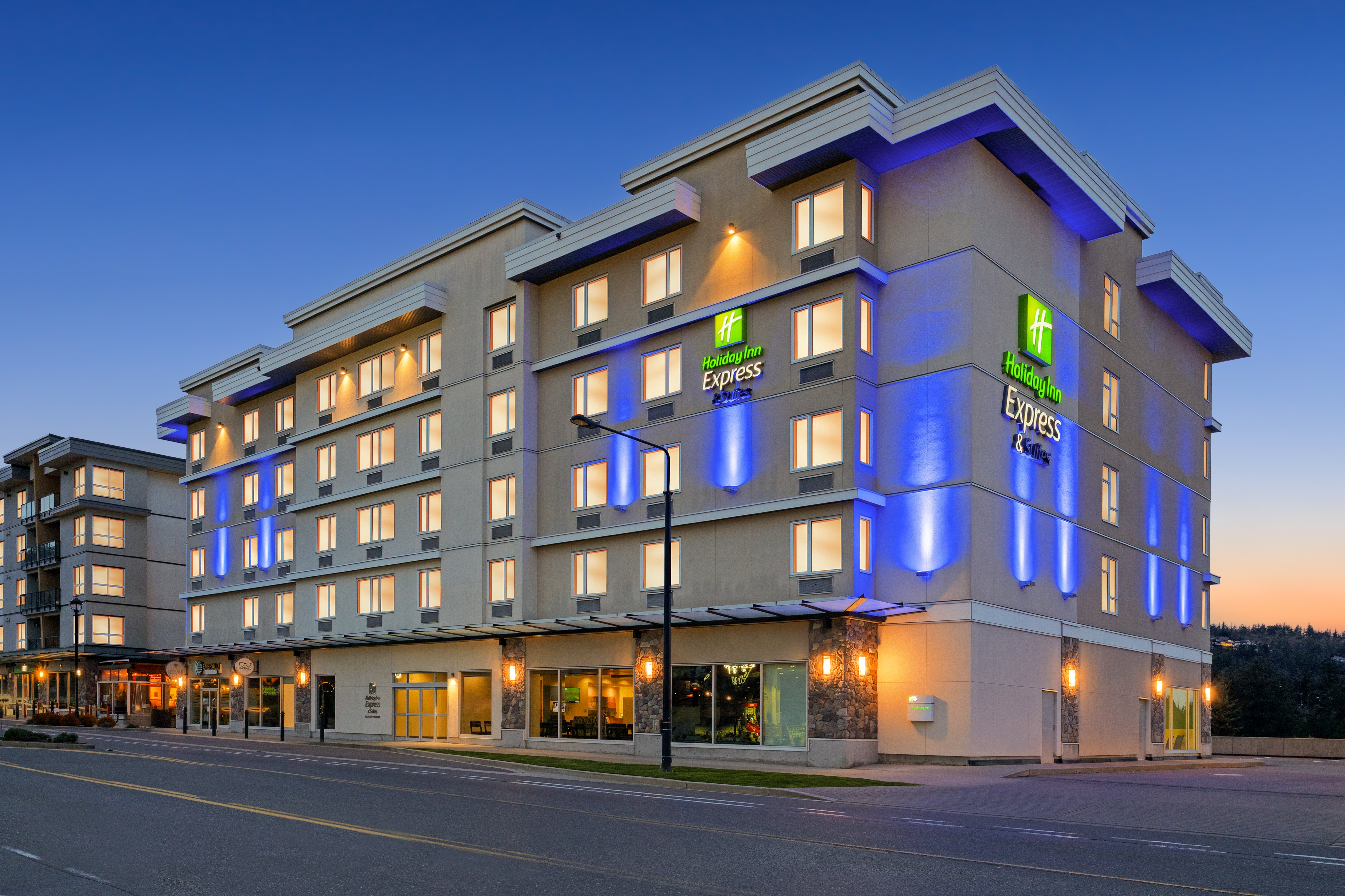 Holiday Inn Express And Suites Victoria Colwood 8/67
