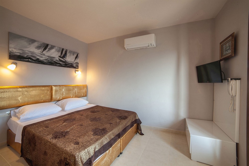 Sunset Villa Hotel 6/50