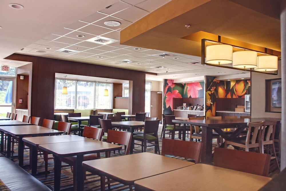 Fairfield Inn Suites Reading Wyomissing 35/51