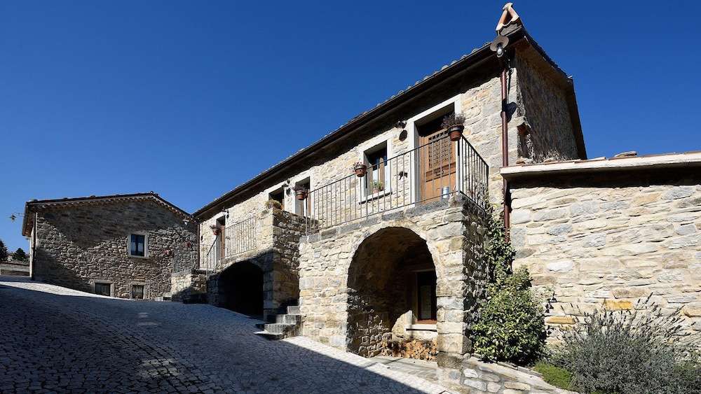 Borgo Tufi Albergo Diffuso 46/50