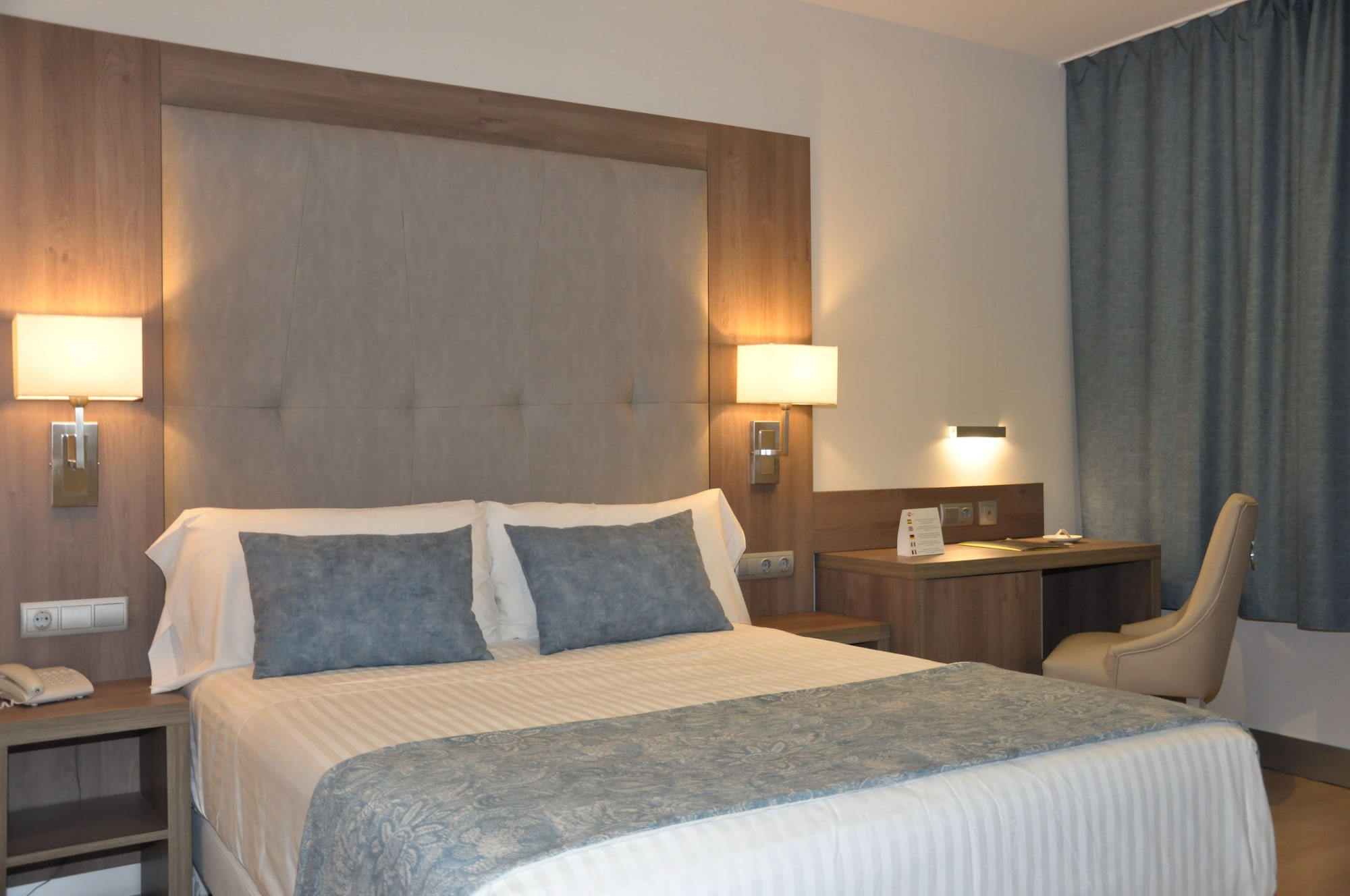 STANDARD, DOUBLE BED