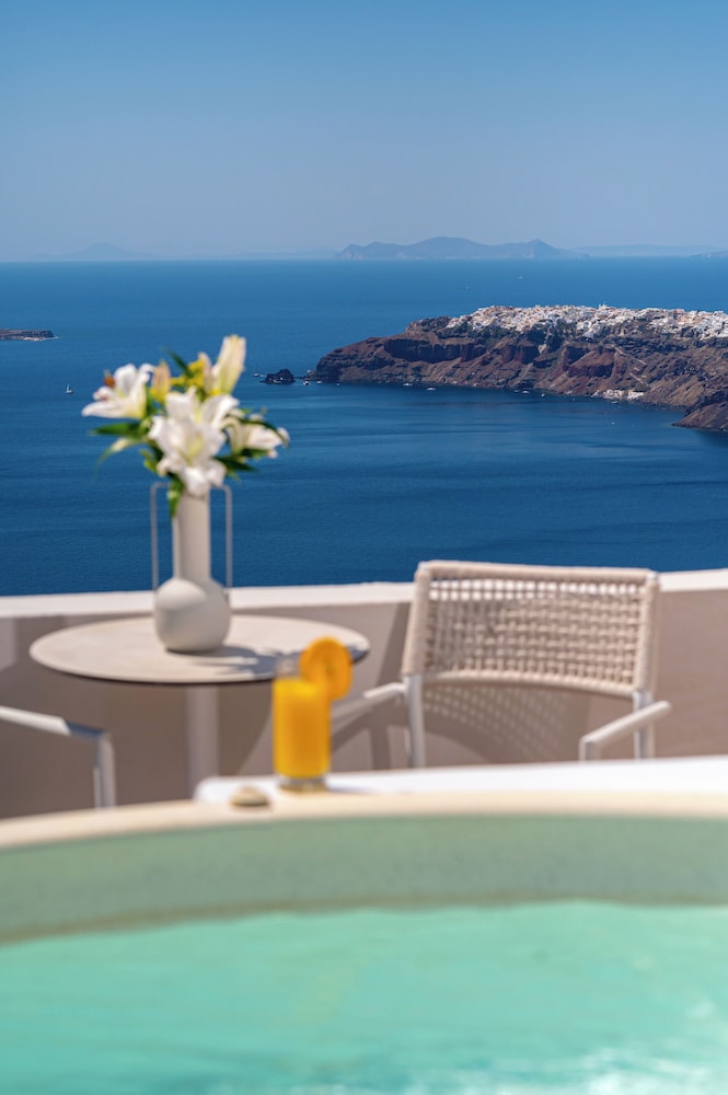 Gizis Cliffside Suites 50/50