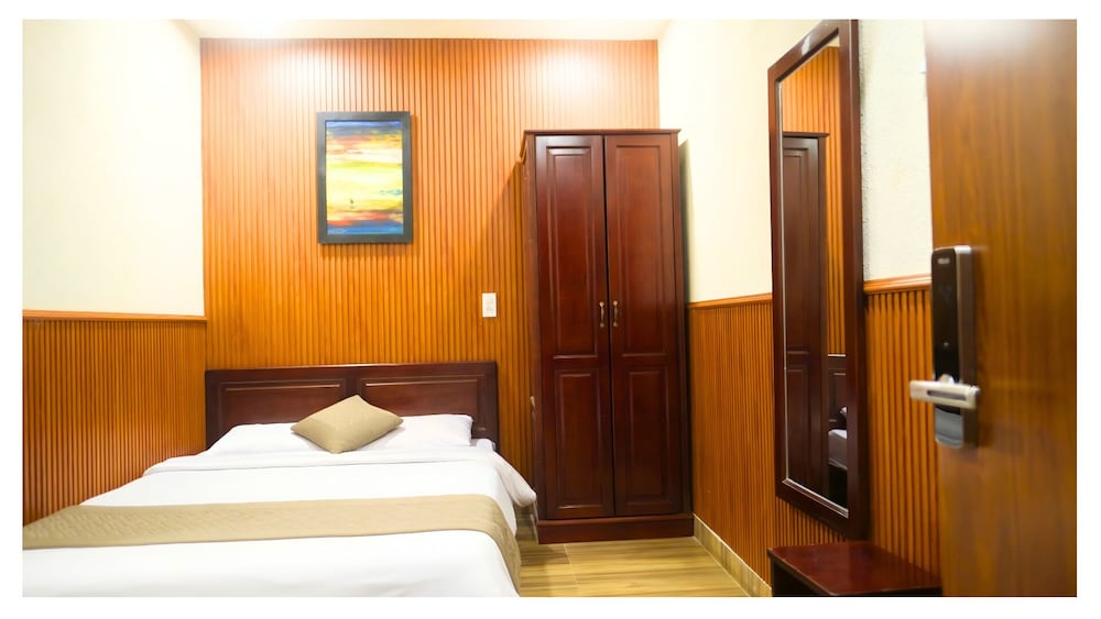 Nam Xuan Premium Hotel 31/68