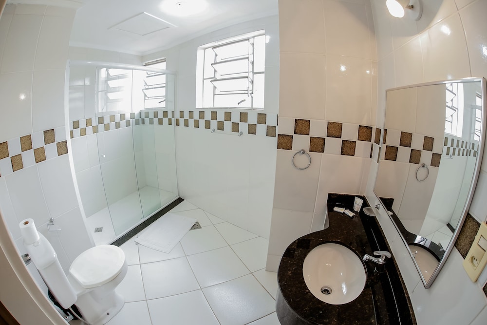 Acropolis Marina Hotel 38/57