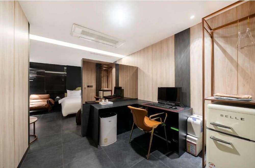 Adlige Hotel 44/54