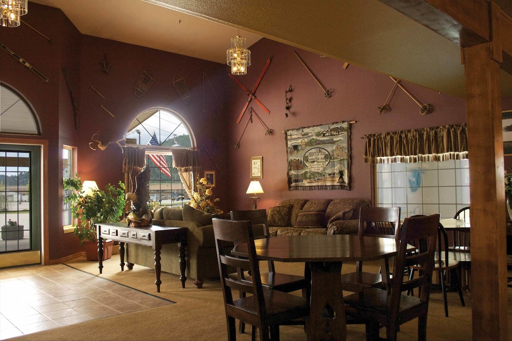 FAIRBRIDGE INN & SUITES KELLOGG 42/48