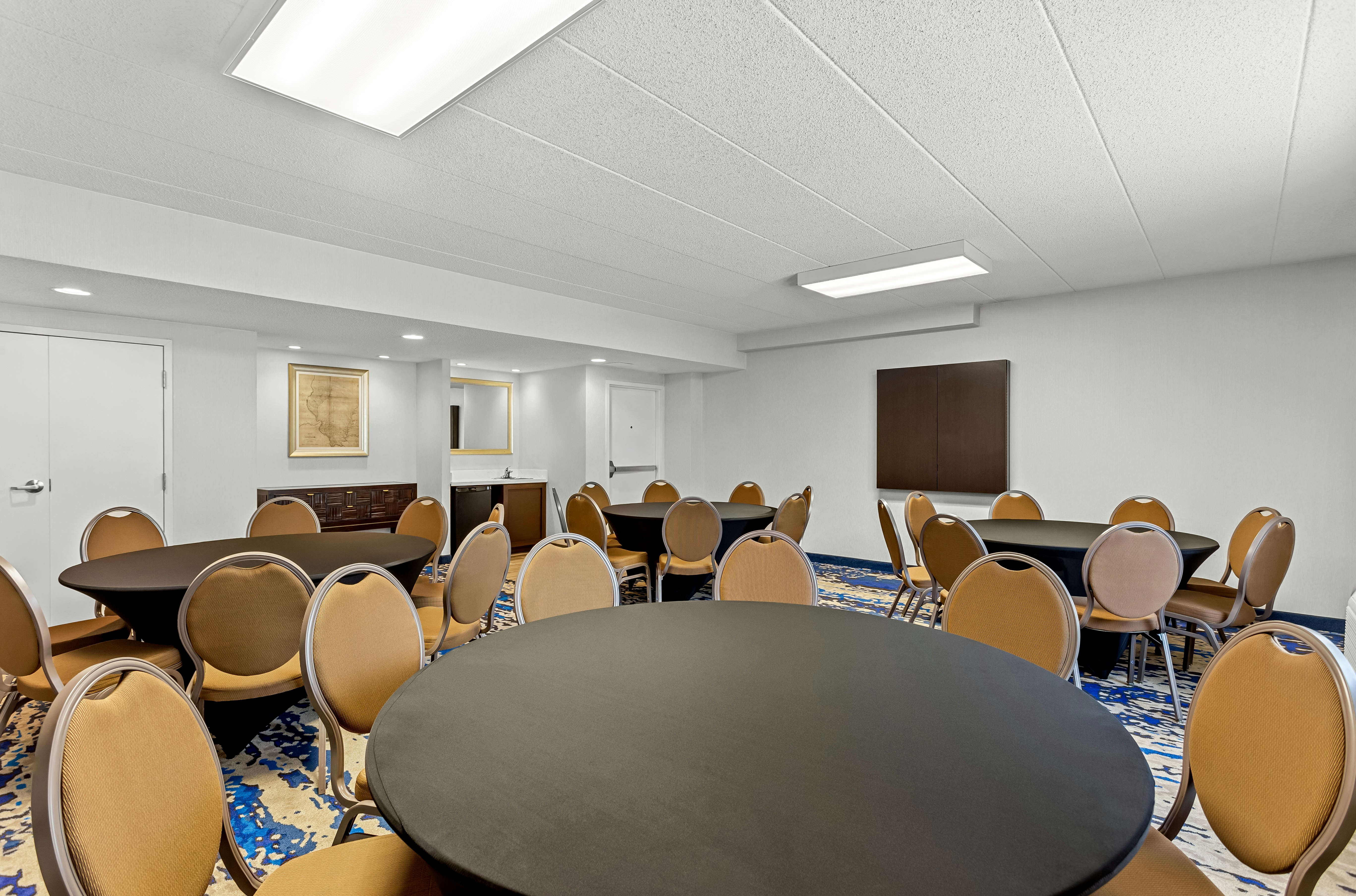 Hampton Inn Naperville 39/52