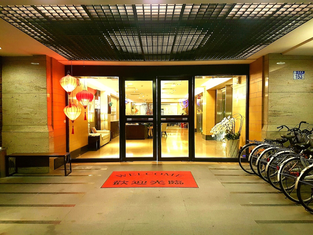 Unique Holiday Hotel 24/32