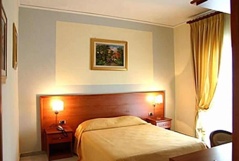 Hotel Luxor 6/28