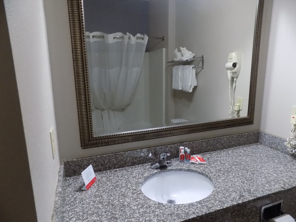 SUITE, KING BED, HOT TUB