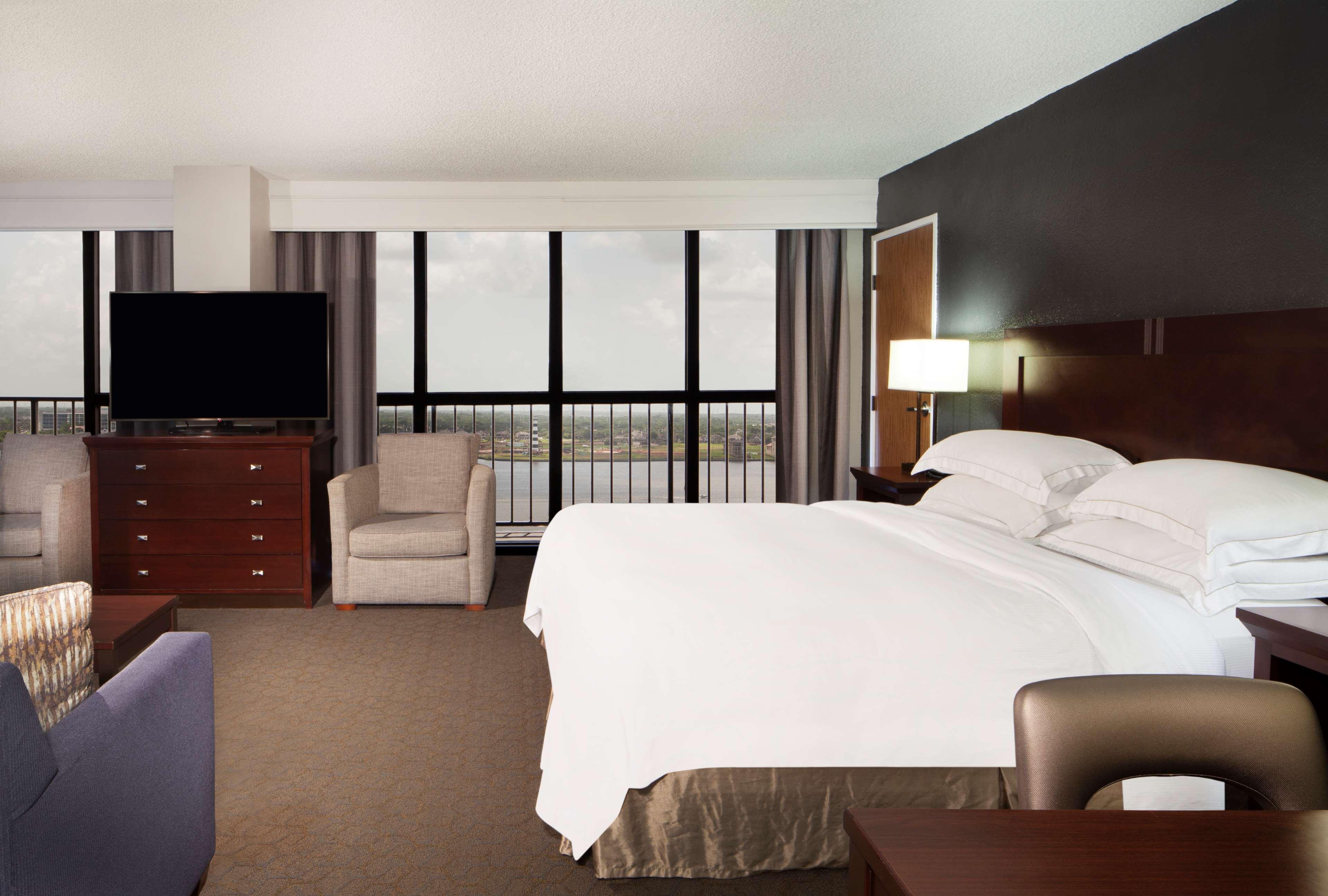 Room, King Bed, Lake Front, Parlor, Sofa, Balcony