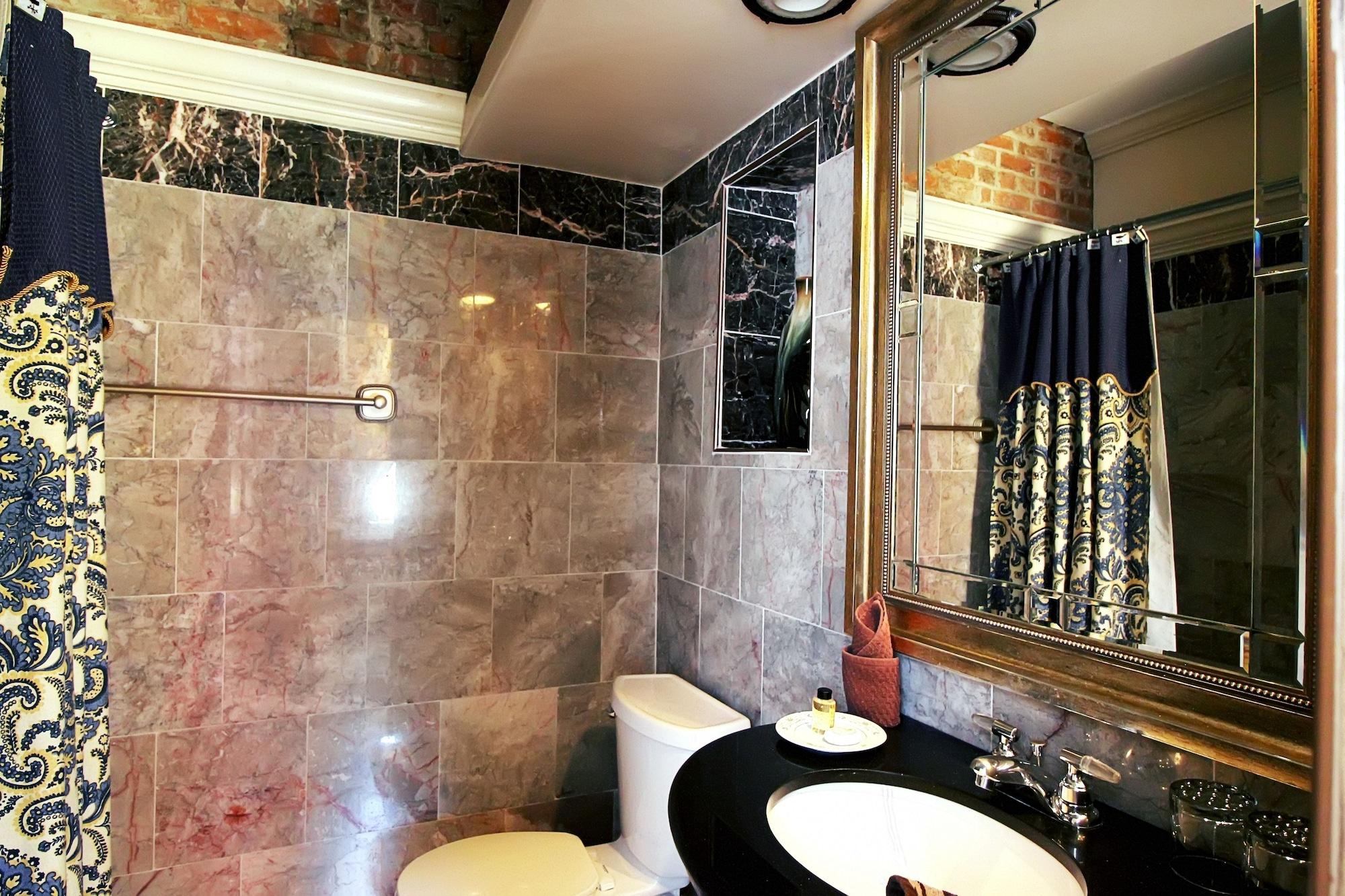 جناح بغرفتي نوم، The Olivier House Hotel 3/3