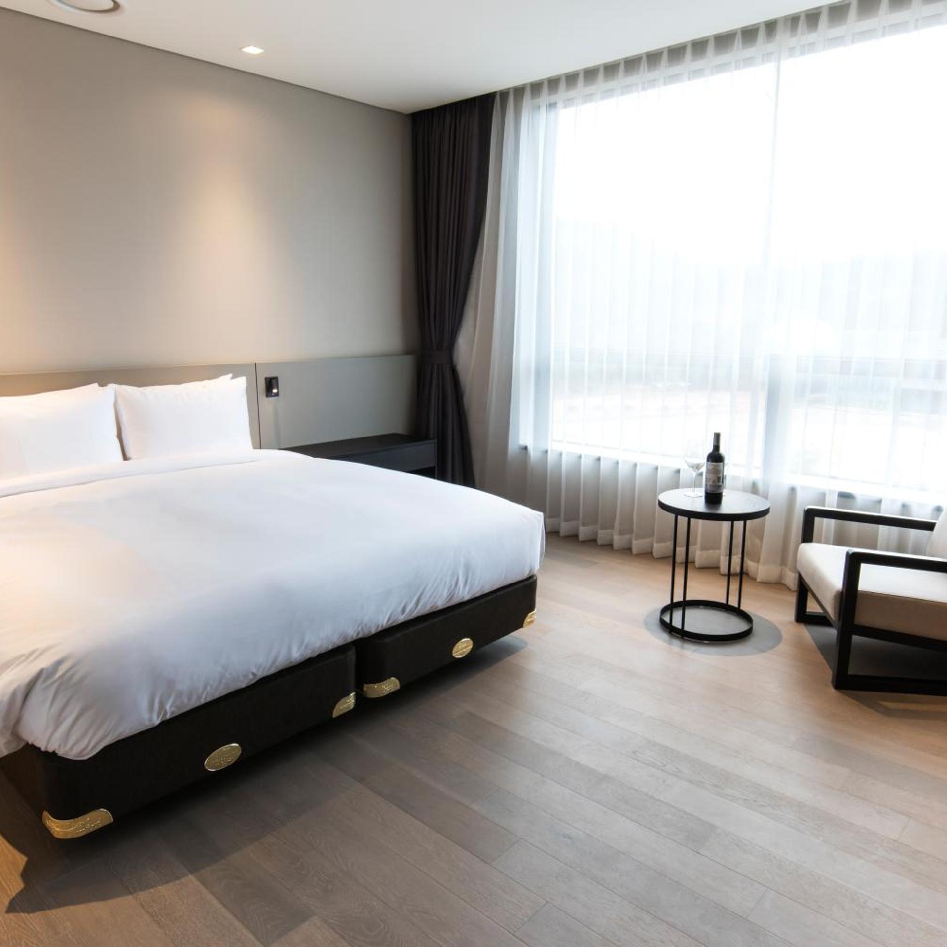 غرفة ديلوكس بسرير كينج، Hotel Nanta 3/9