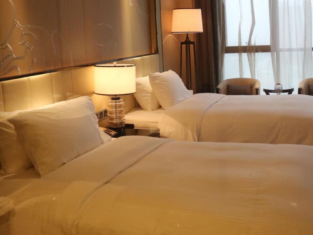 Fuyang Wanda Realm Hotel 8/18