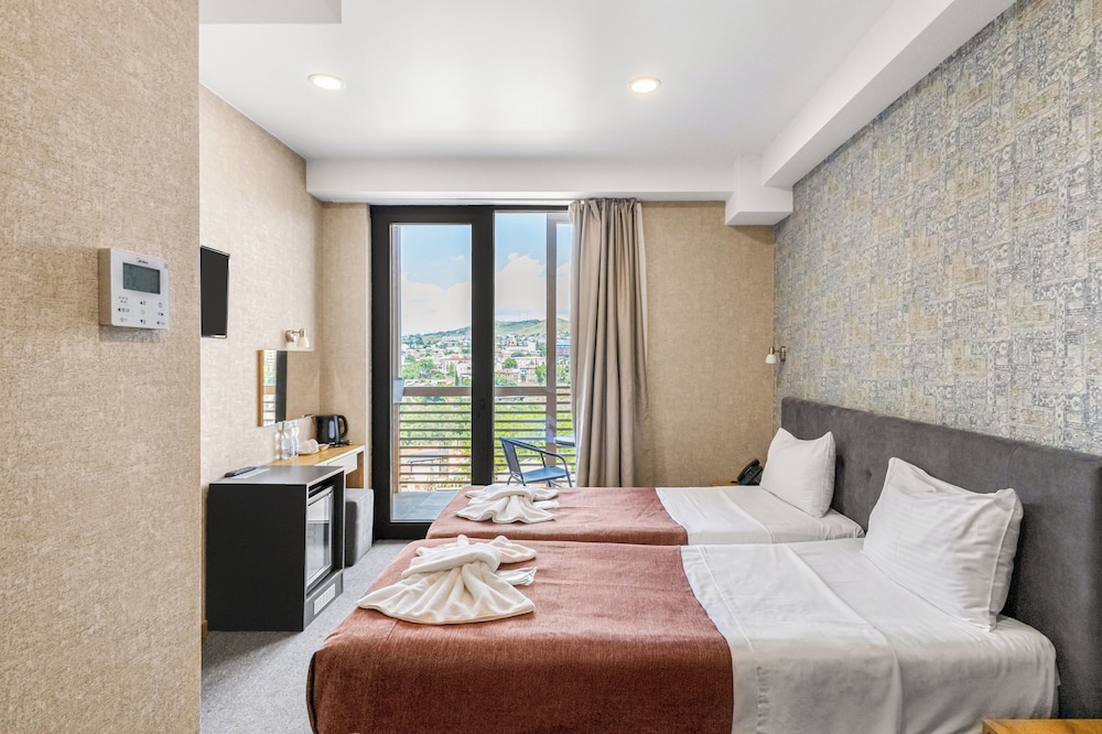 Brooch Boutique Hotel 28/63